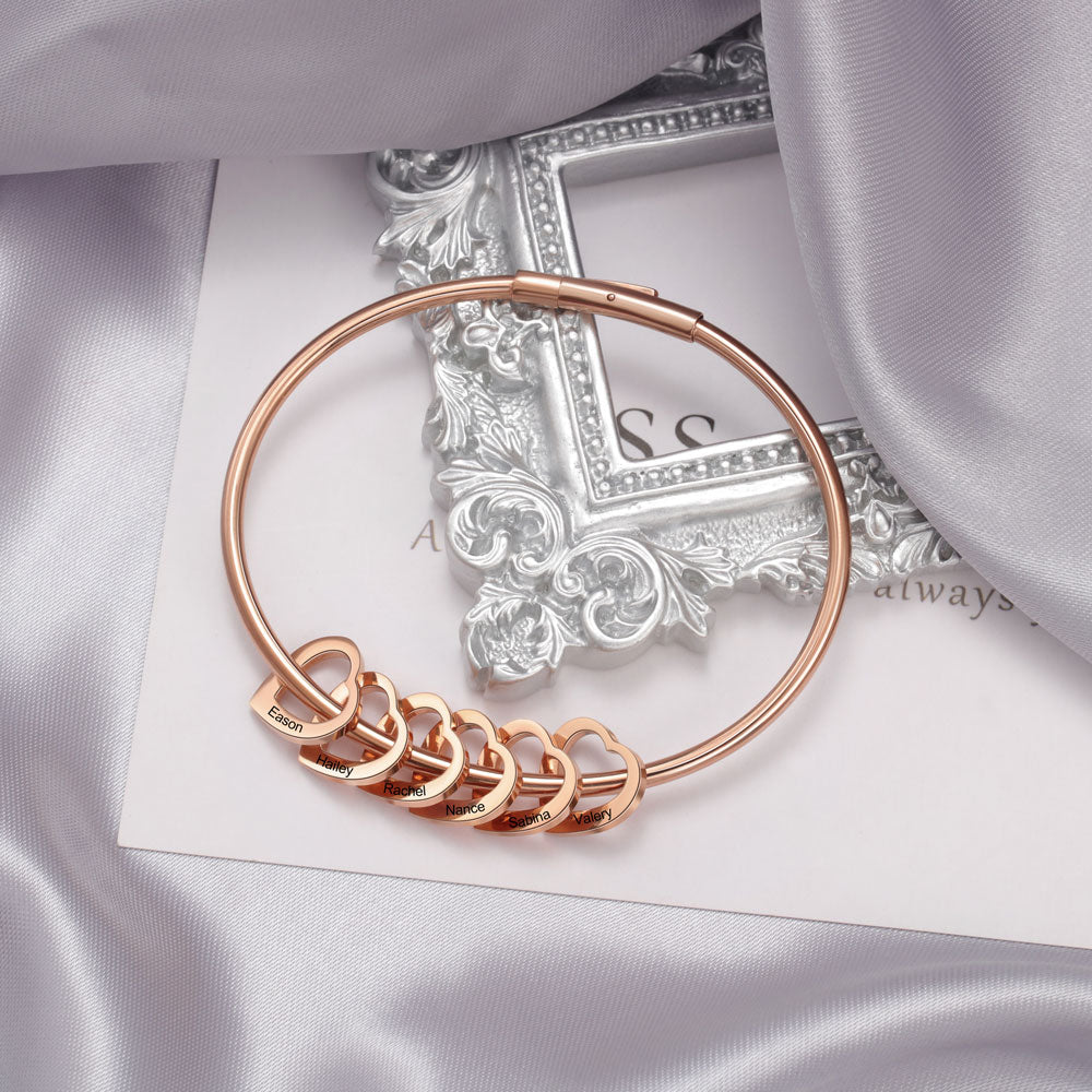 Personalisierte gravierte Namens-Herz-Charm-Armbänder für Frauen, individuelle Edelstahl-Armreifen, Muttertagsgeschenke für die Familie